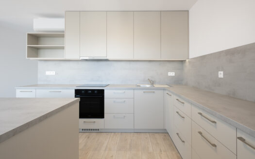 Priestranný 4-izbový byt 132 m2 s terasou 73m2 na prenájom v nadstavbe na Kohútovej ulici – Ružinov