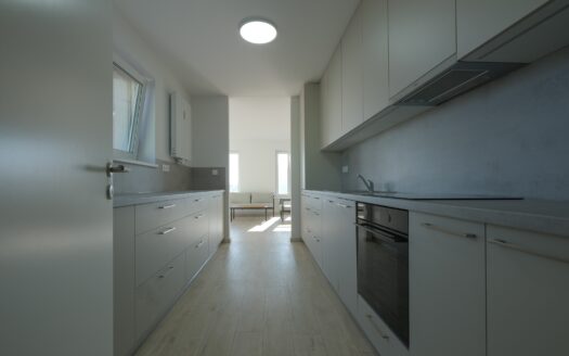 Úplne nový 4-izbový byt 112 m2 s terasou 32 m2 na prenájom v nadstavbe na Kohútovej ulici – Ružinov