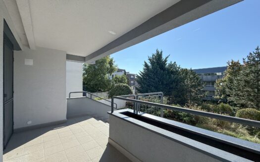 4-izbový byt s predzáhradkou v lokalite Čmelovec – Bôrik