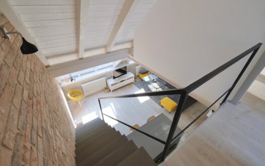 Zariadený 4-izb mezonet s terasou, Medená, centrum