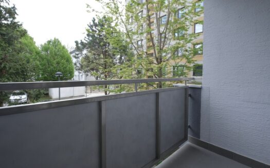 Kohútova, nezariadený 3-izb byt s lodžiou